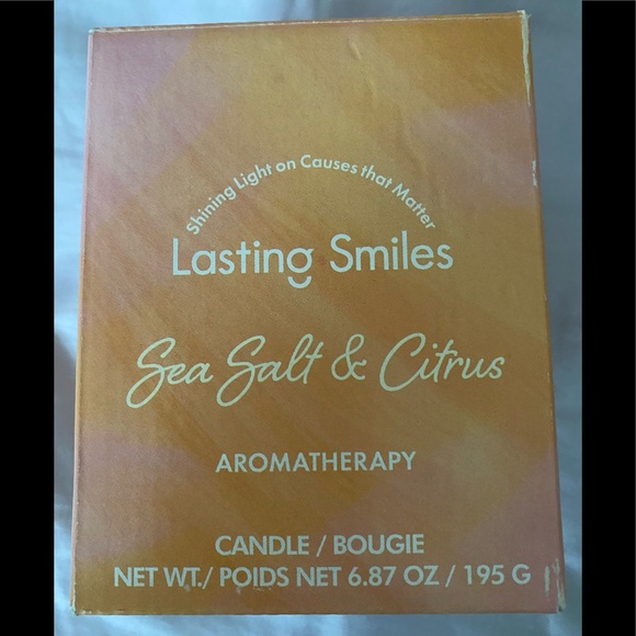 Lasting Smiles - Sea Salt and Citrus Aromatherapy Candle - Picture 3 of 4